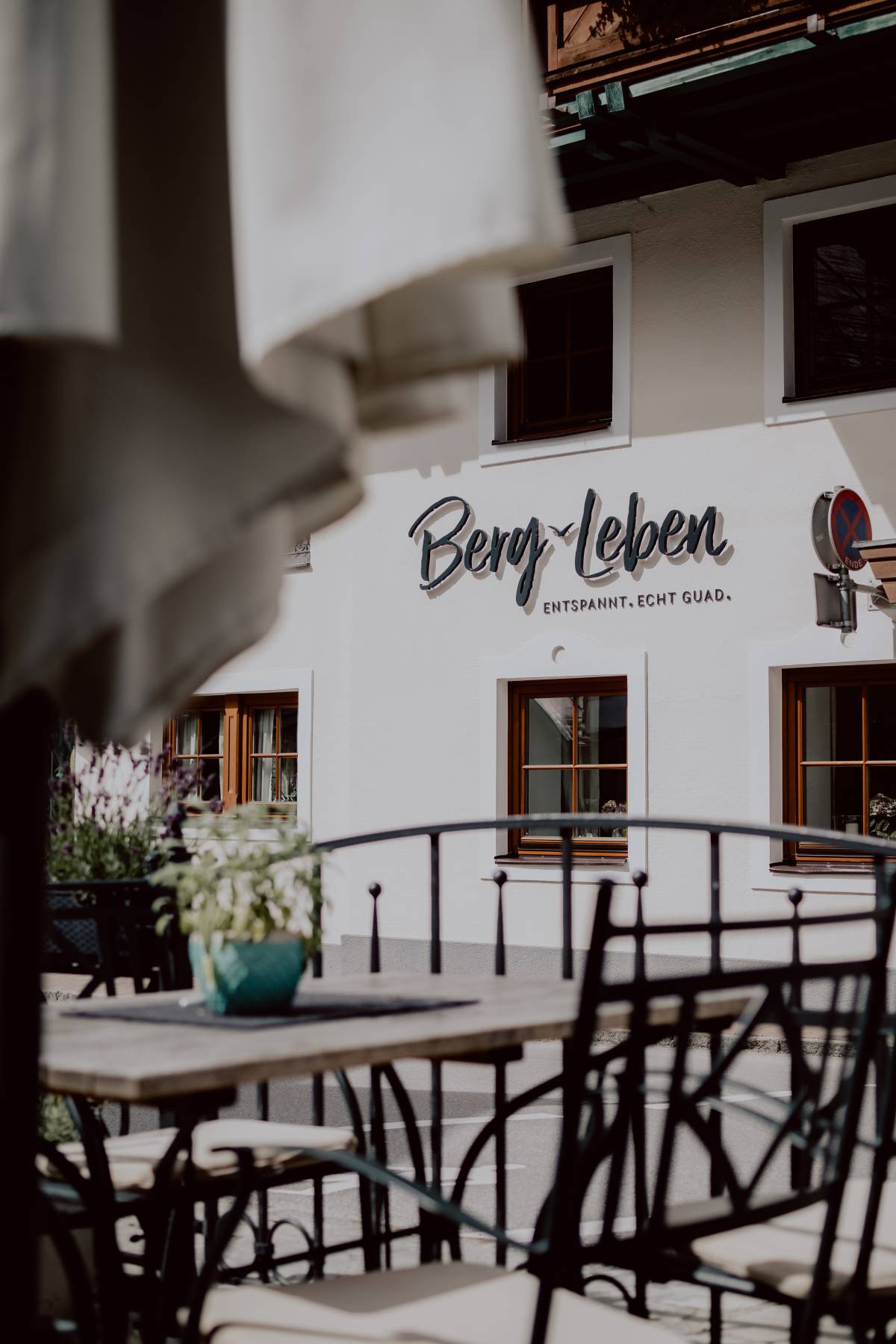 Außenansicht Hotel Berg-Leben mit Terrasse